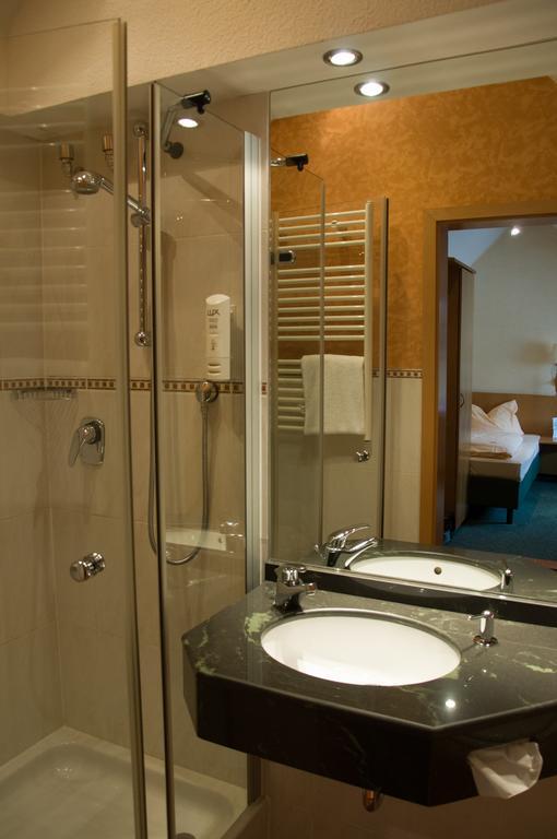 Hotel Domizil Alte Post Püttlingen Habitación foto